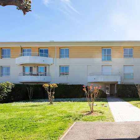 A13 - 1 Bdr Garden Floor Fontonne - Ac, Pool & Parking Apartman