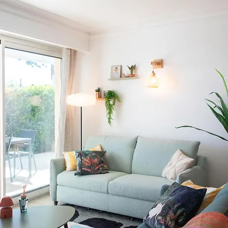 A13 - 1 Bdr Garden Floor Fontonne - Ac, Pool & Parking Apartman *