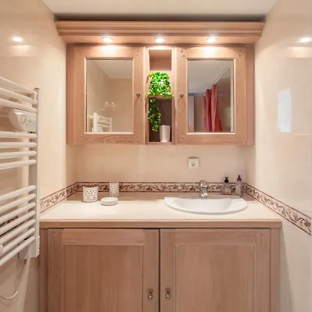 A13 - 1 Bdr Garden Floor Fontonne - Ac, Pool & Parking Apartman Antibes